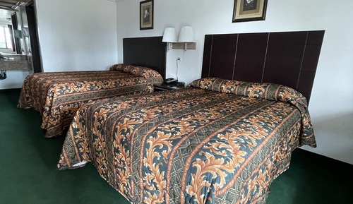 Double Room, Smoking