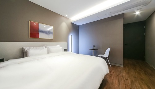 Room (*Renewal Special Price* Standard Doub)