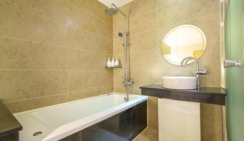 Room (Semi-special Room (Netflix))