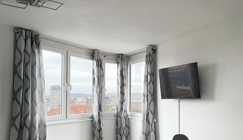 Deluxe Studio, 1 Queen Bed