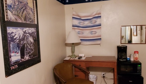 Standard Room with Queen bed