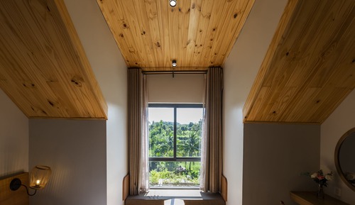 Design Double Room, 1 King Bed, Pool View