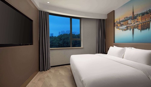 Deluxe Suite, 1 King Bed, Non Smoking