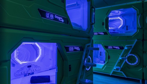 Single capsule in mixed shared room