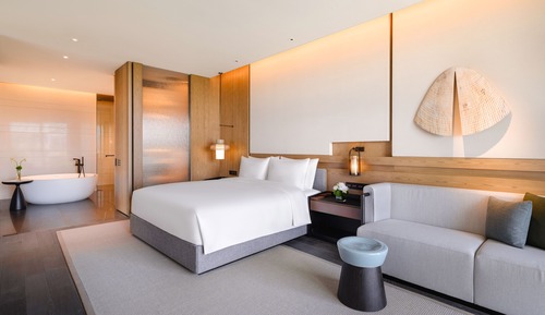 Suite with Lake View