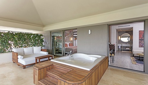 Family Roof Suite with Jacuzzi
