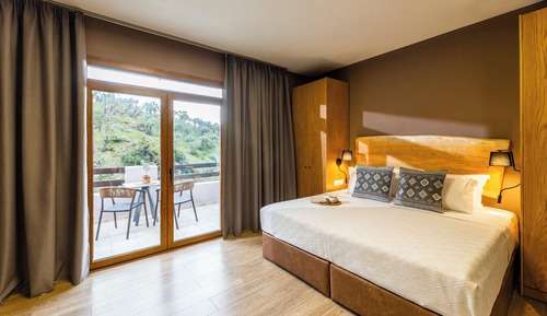 Superior Suite, 1 King Bed with Sofa bed, Hot Tub, Partial Sea View