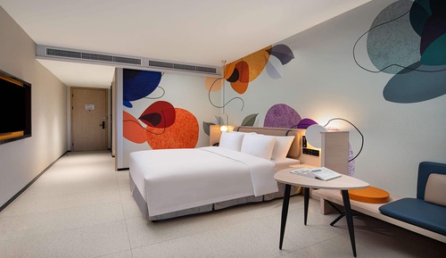 Room, 1 King Bed, River View