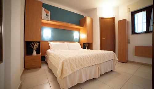 House, 1 Bedroom, Balcony, Garden View