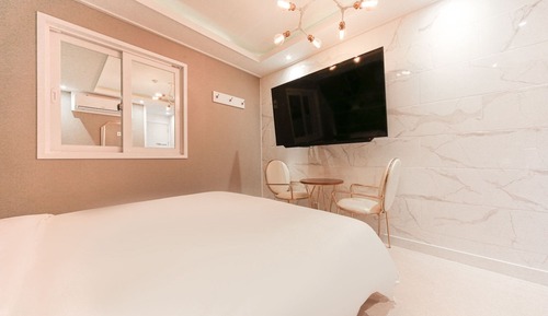 Room (Standard (open special price 65-inch )