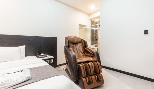 Room (Relax-massage chair (bigger room65inc)