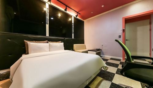 Room (MUSE Single PC (GTX1060 16RAM 32-inch)