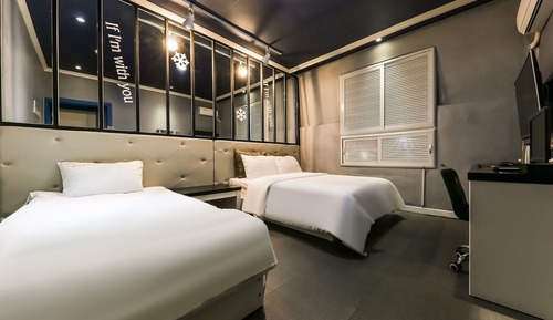 Room (MUSE Double (Twin Bed))