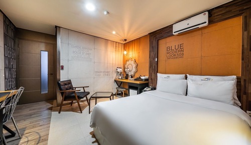 Room (New Country Adult Room (Quick Admissi)