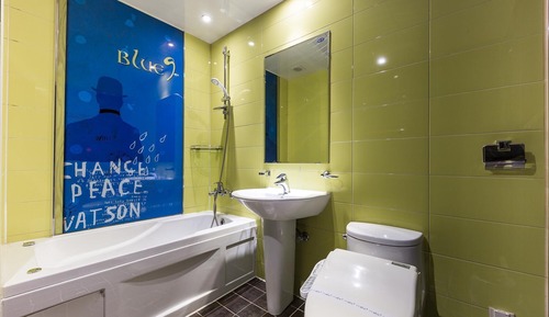 Room (Deluxe (Netflix YouTube no hard PC 65)