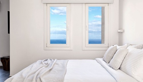 Luxury Studio Suite (Earth)