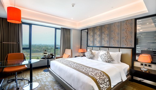 Executive Club Suite (Access to the Club Lounge for guests aged 18 or above)