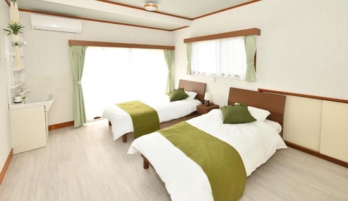 Basic house (bookings for 1-4pax will be on 1F for 2 rooms, 5-6pax for 3 rooms, 7-9pax for 4 rooms)