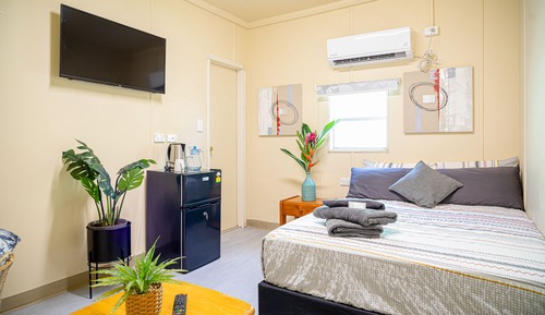 Basic Double Room, 1 Queen Bed