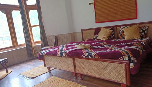 Voyage Valley View Room