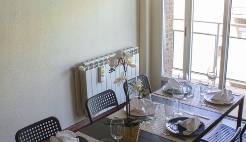 Basic Twin Room, 2 Twin Beds, Shared Bathroom