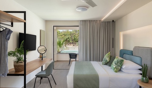 Junior Suite (Private Garden)