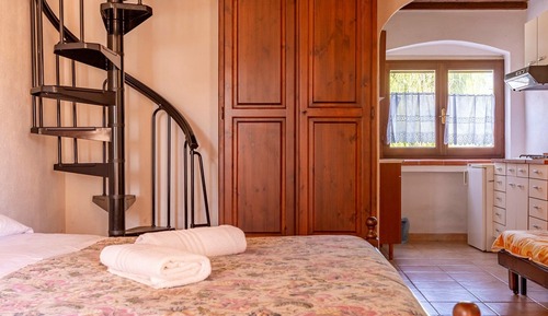 Traditional Apartment, 2 Bedrooms