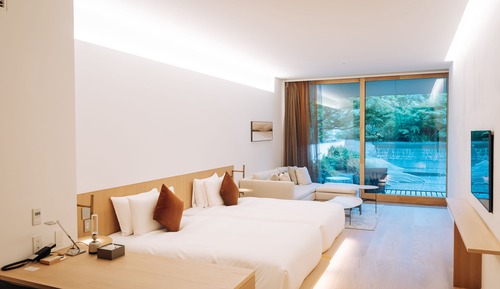 Premier Twin Room, Balcony, Garden View