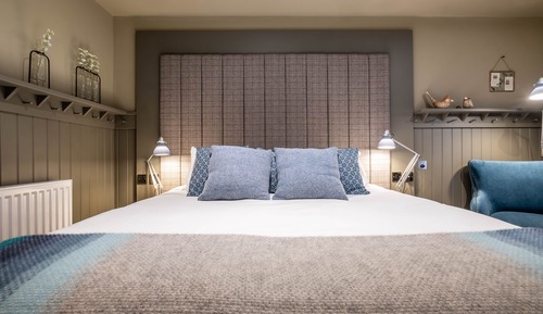 Classic Room (Hawthorn or Blackthorn)