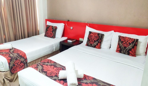 Family Room, 2 Bedrooms