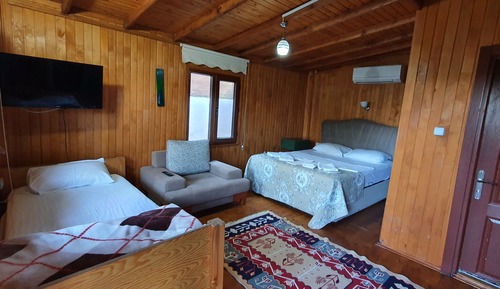 Kismi Deniz Manzarali Bungalow