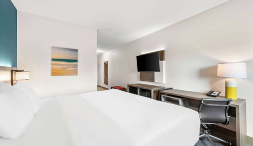 Suite, 1 King Bed with Sofa bed, Accessible, Non Smoking