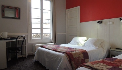 Standard Triple Room, Private Bathroom