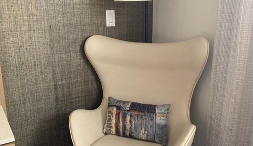 Deluxe Room, 1 King Bed, Non Smoking (Mobility Accessible, Tub)