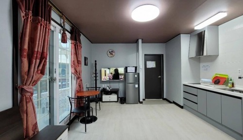 Room (Building A Room 203 (Bed Room) Pet Al)