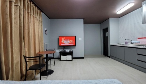 Room (Building A Room 202 (Bed Room) Pet Al)