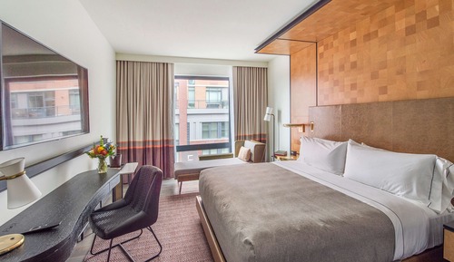 Room, 1 King Bed, Accessible, Bathtub (Mobility & Hearing)