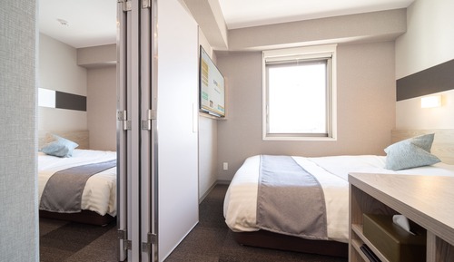 Connecting Room (Room only)