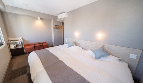 Twin Room (Breakfast included)