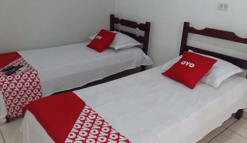 Room (Quintuple, 5 Single beds)