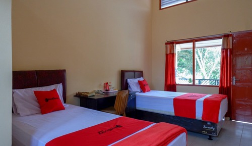 Twin Room (RedDoorz)