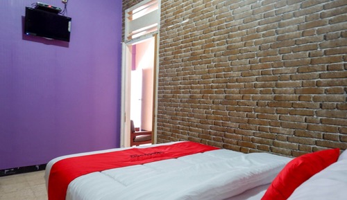 Family Room (RedDoorz)