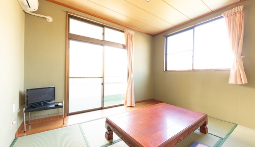 Japanese Room with Shared Washroom - Quadruple, Smoking