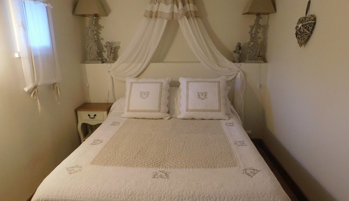 Standard Double Room (Des pluies d'étoiles)