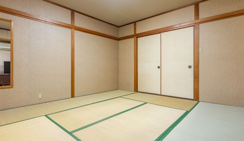 Japanese Room with Shared Washroom - Quadruple (Non-Smoking)