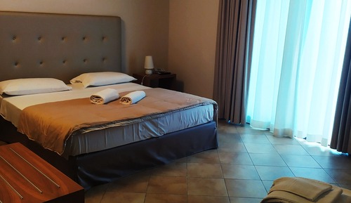 Deluxe Triple Room, Garden View