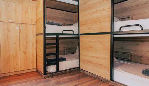 Shared dormitory for 6 people