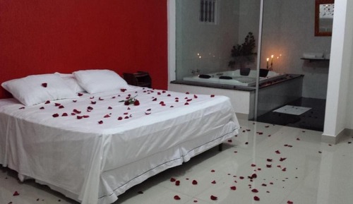 Presidential Room, 1 King Bed, Pool View