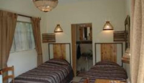 Twin Room (Witstinkhout)