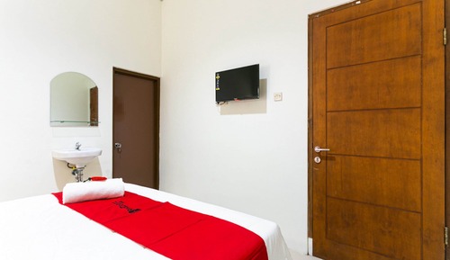 Double Room (Reddoorz)